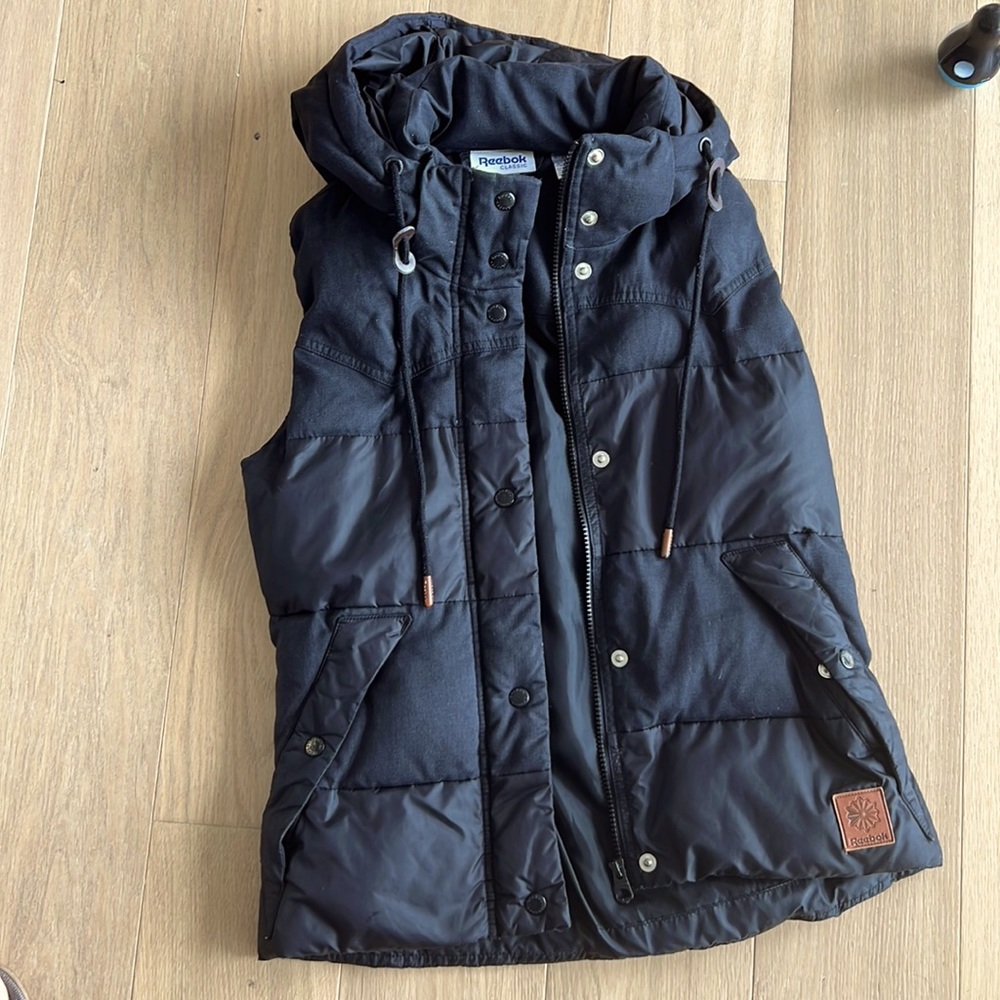Very nice Reebok classic sport vest size XS